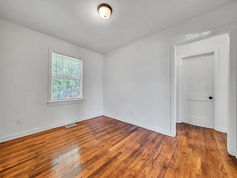 1060 Hunt Ave NW — Photo 19
