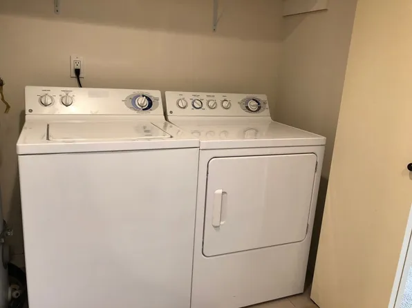 Mercer Manor Apartments, 2717 76th Ave SE #Mm205, Mercer Island, WA 98040