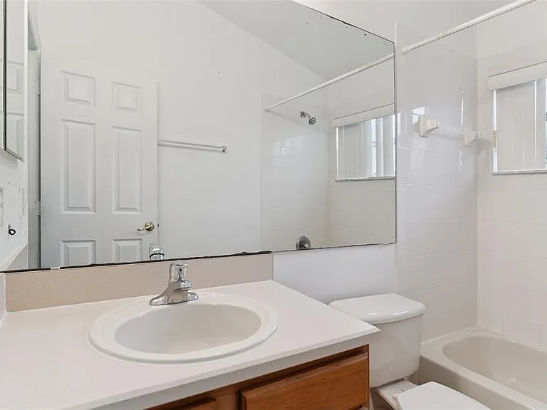 1346 Solana Cir — Photo 16