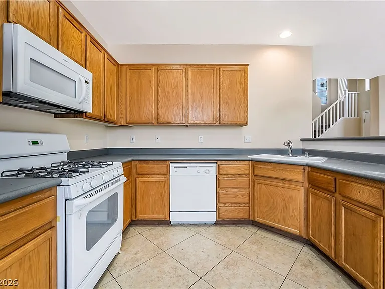 8104 Caspian Moon Dr — Photo 10