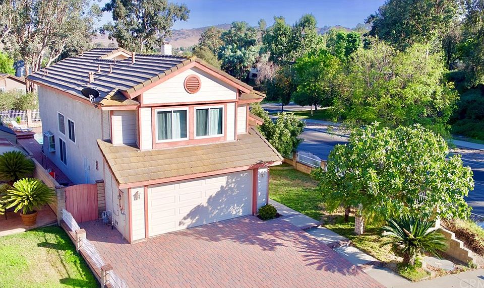 1st image of 3193 Oakridge Dr