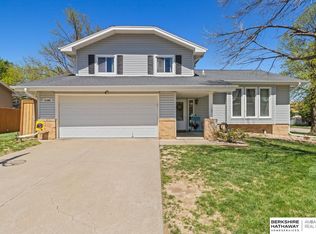 15306 Allan Dr, Omaha, NE 68137