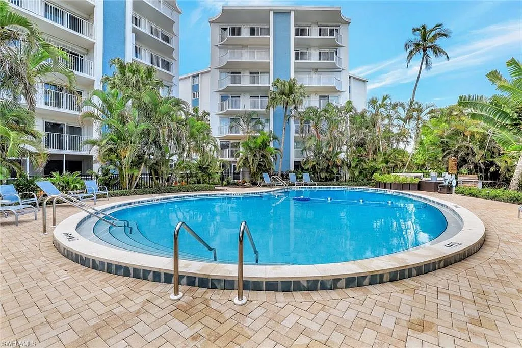 Building Photo - 1300 Gulf Shore Blvd N #406