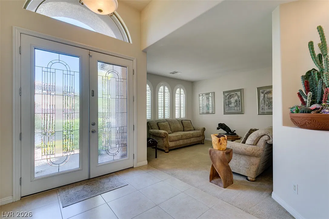 4 bed, 4.0 bath, 3363 sqft, $5,500 — Photo 4