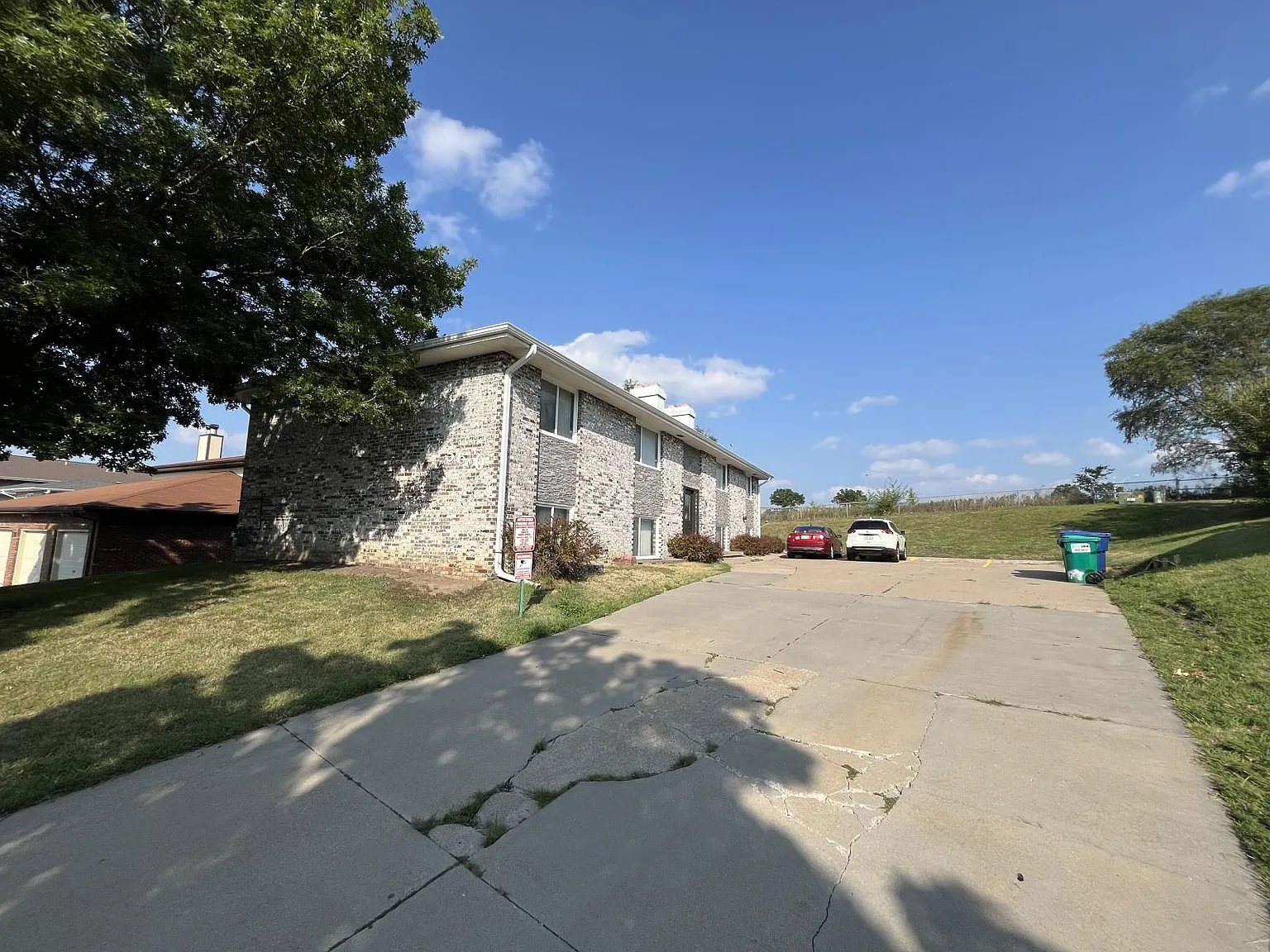 2 bed, $900 — Photo 2