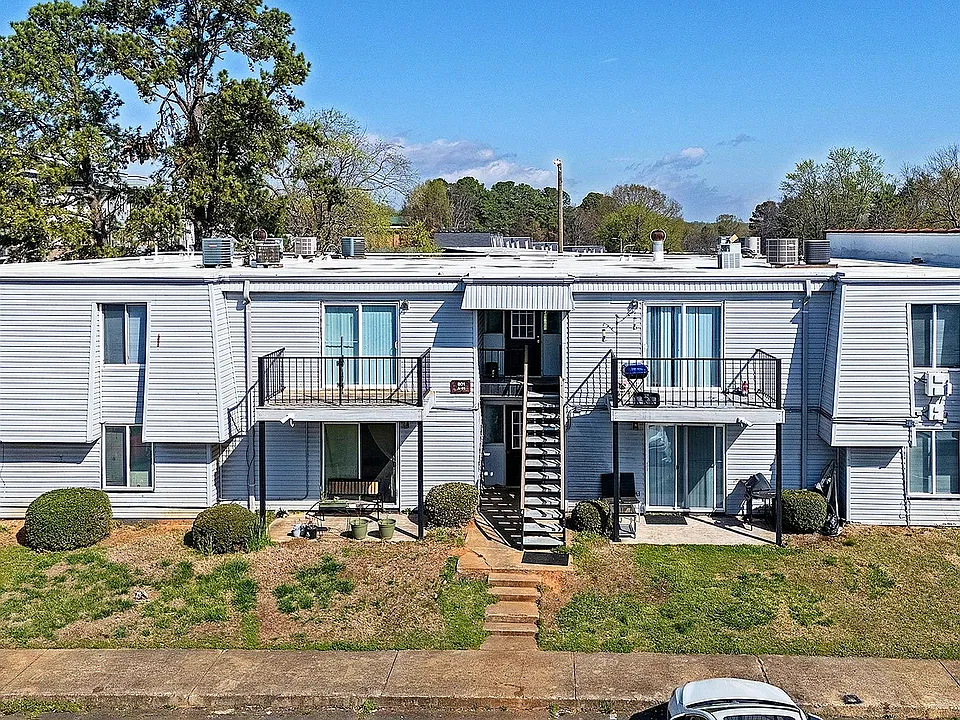 High Meadow Apartments