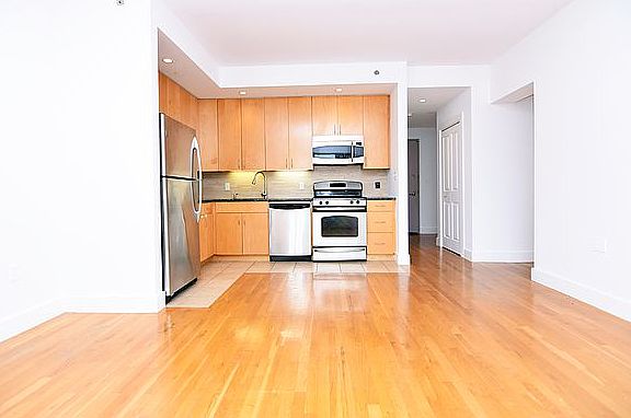 4th image of 362 Saint Nicholas Ave APT 9B