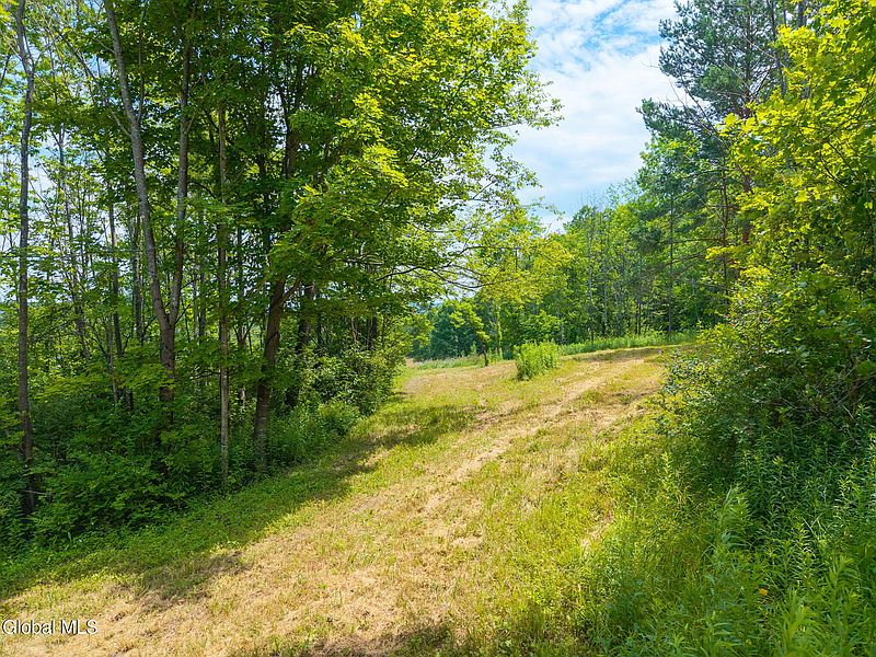 5th image of 650 Mill Pond Road