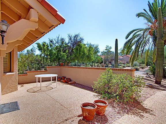 Large Front Courtyard