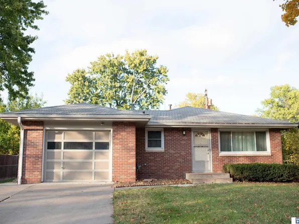 1409 Meadow Dale Dr, Lincoln, NE 68505