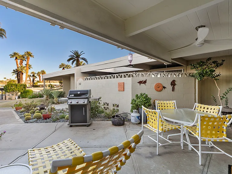341 Sandpiper St — Photo 29