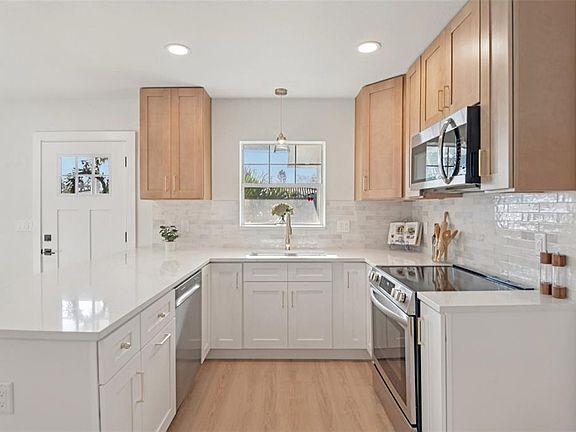 4th image of 16006 Redington Dr