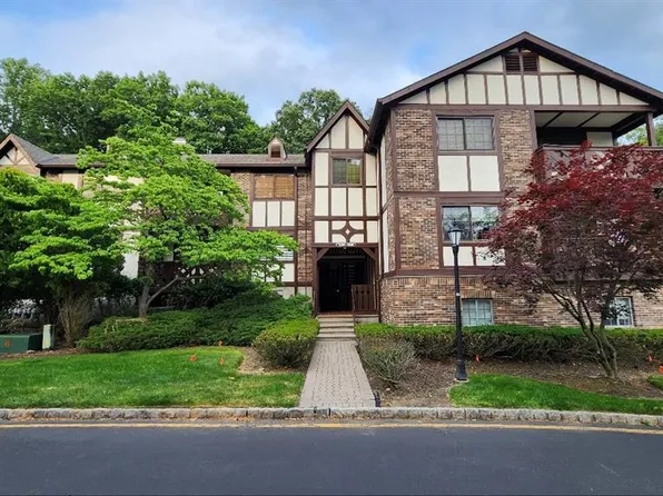 3112 Stowe Ln, Mahwah, NJ 07430