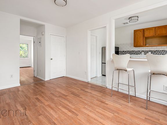 4th image of 726 Lafayette Ave #3A