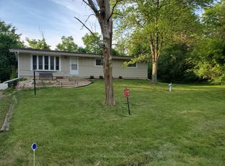 35W218 Fox River Dr, St Charles, IL