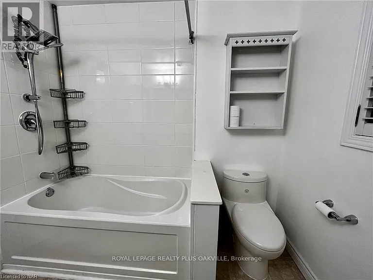 694 Niagara St #UPPER — Photo 13