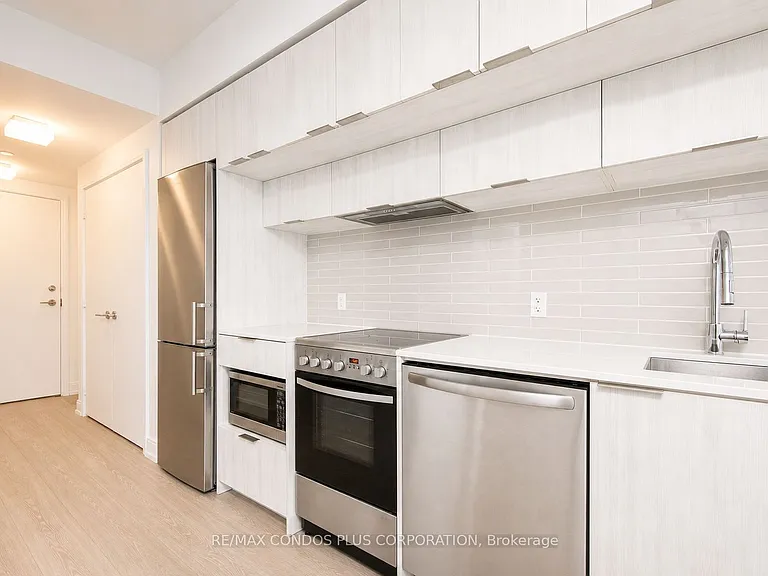 181 Dundas St E #2215 — Photo 5