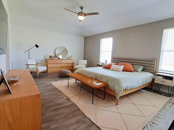 5th image of 3555 Crestfield Ln