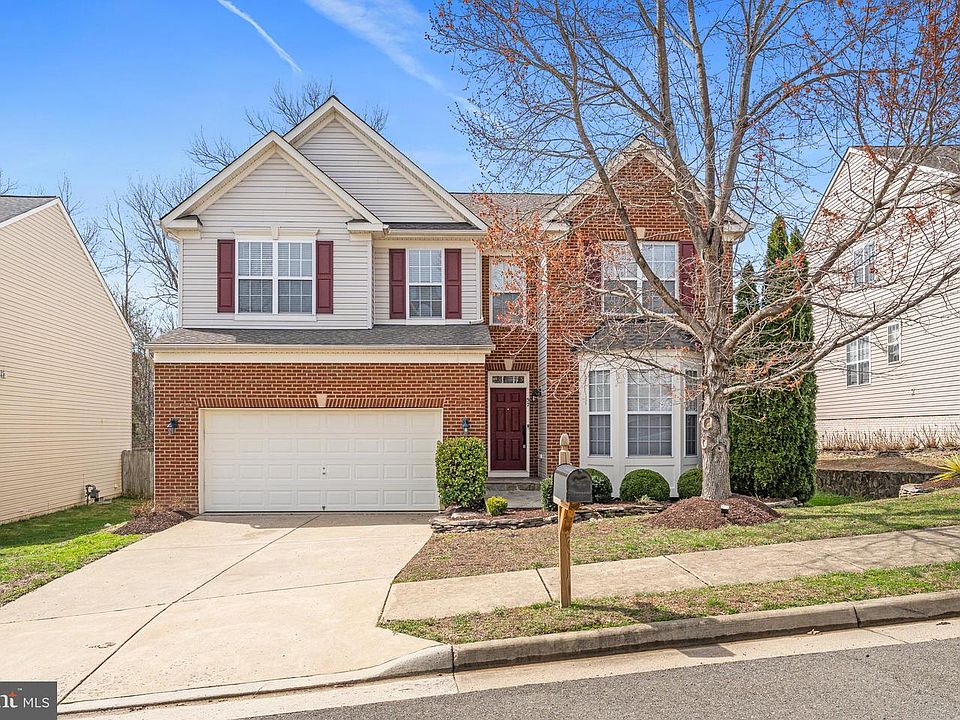 1st image of 57 Carriage Hill Dr
