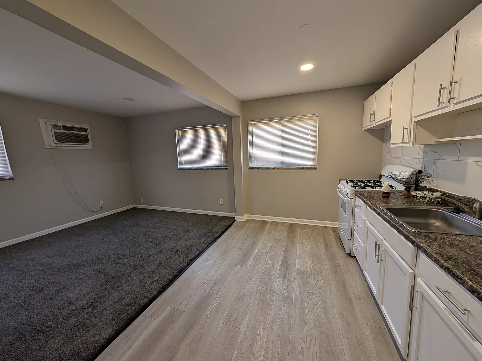 Seabrook Apartments - 3670-C — Photo 4