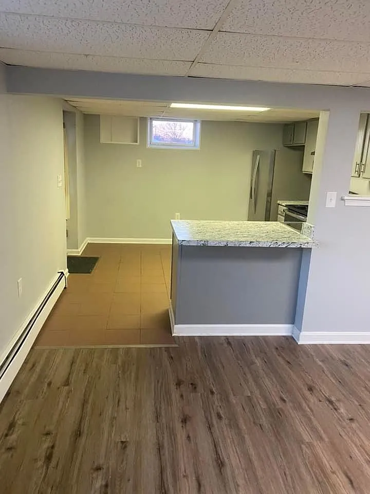 2 bed, 1000 sqft, $1,500 — Photo 3