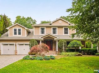 5 Fairfield Ct, Demarest, NJ 07627