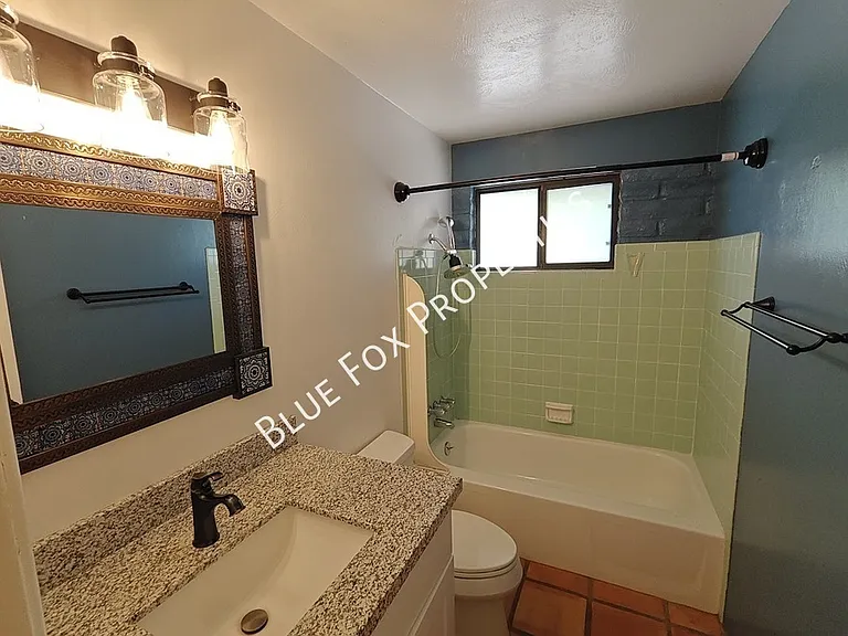2781 W Calle Carapan — Photo 39