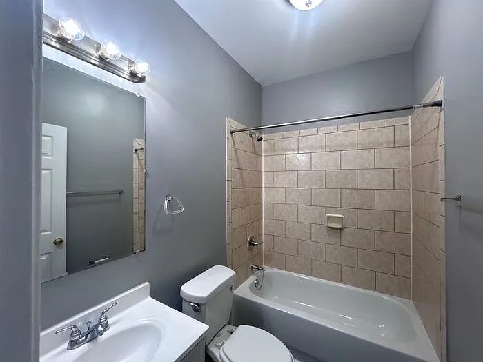 399 N Calhoun St — Photo 9