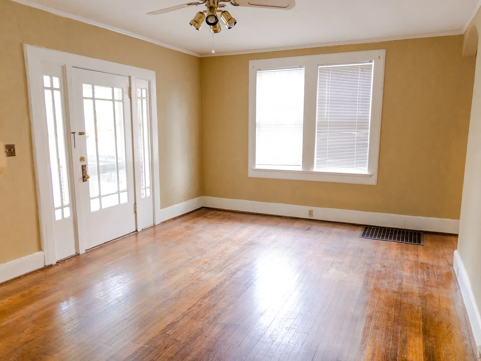 2 bed, 1200 sqft, $2,000 — Photo 3