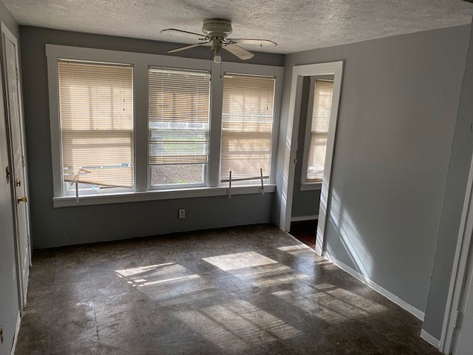 1st image of 320 N Day Ave