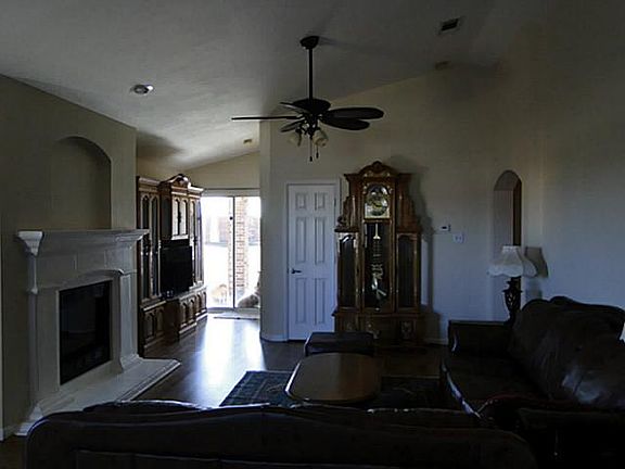 2nd image of 2824 Lynx Ln