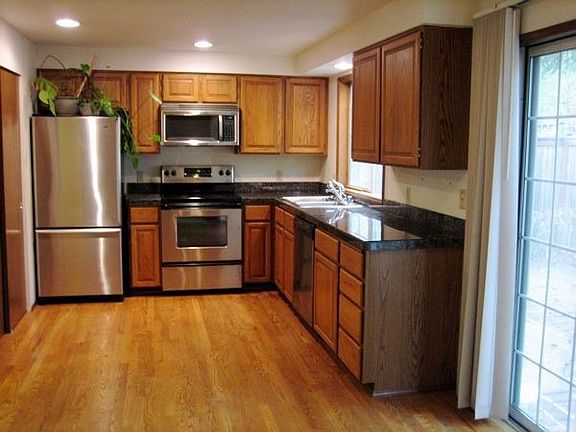 All granite kitchen with newer appliances.