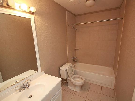 5th image of 7103 Gallant Glen Ln