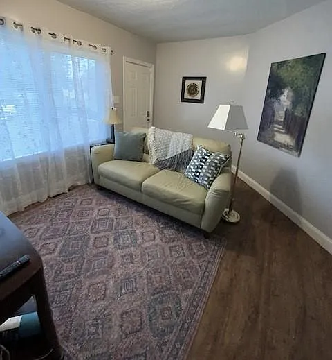 607 E Sheldon Ave — Photo 16