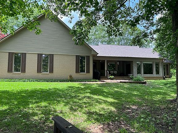 2nd image of 60 Quail Hollow Dr