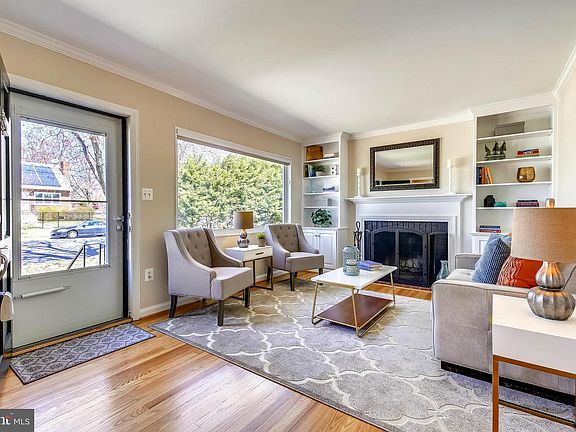 4th image of 10602 Lexington Ct