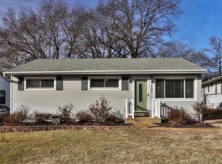 729 Forman Rd, Saint Louis, MO 63123