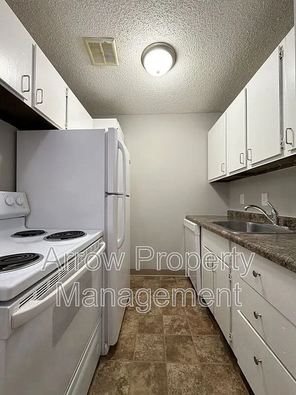 1 bed, 1.0 bath, 476 sqft, $650 — Photo 1