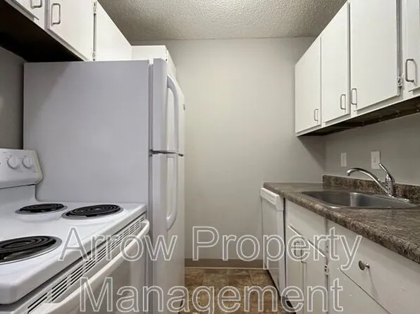 1119 E St, Lincoln, NE