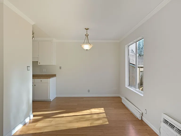 100 Devon Avenue — Photo 29