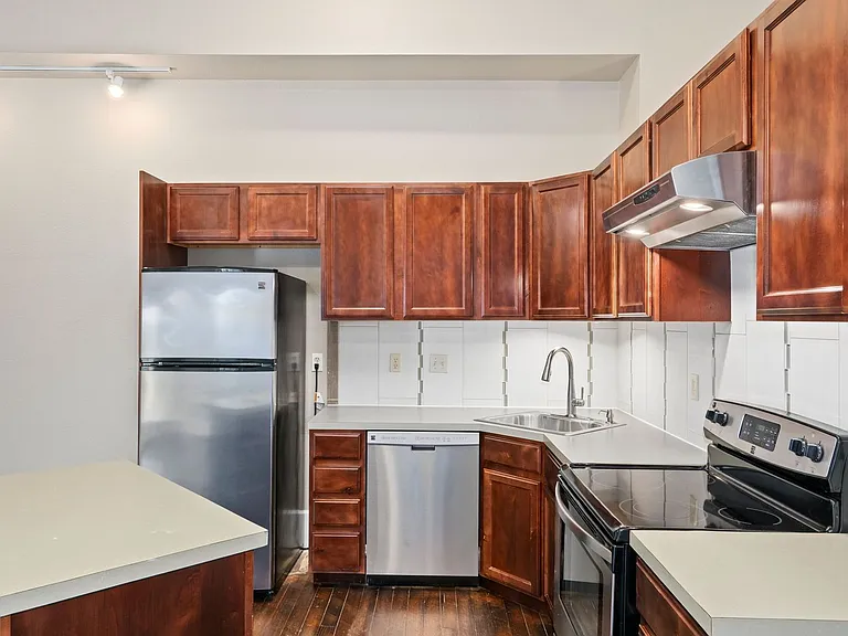 4120 Main St — Photo 5