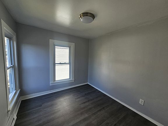 4th image of 303 Gardner St #2