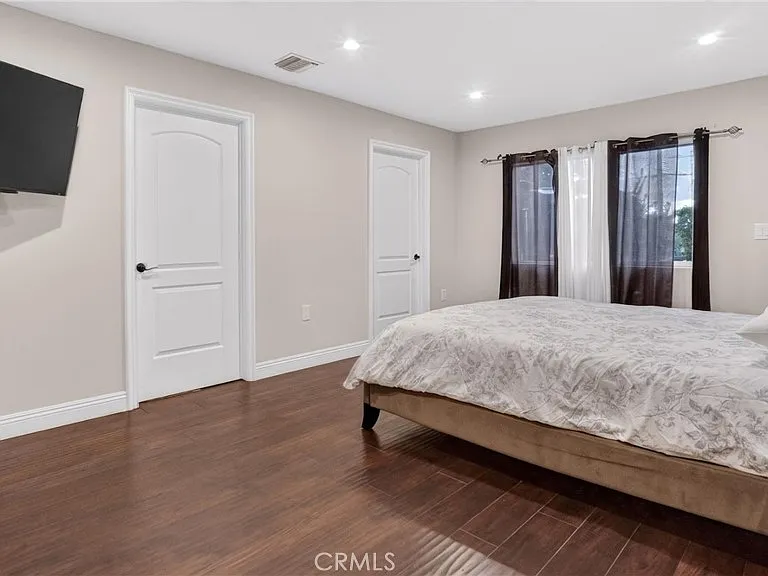 10855 Oro Vista Ave — Photo 12