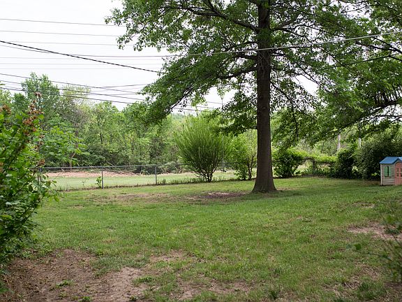 5th image of 4003 E 115th St