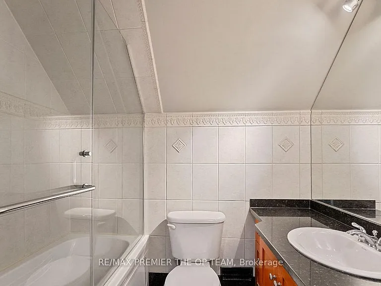 58 Calera Cres #LOFT — Photo 6