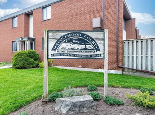 'Applewood Court', Mississauga, ON L4Y 2G9