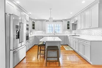 4 bed, 4.5 bath, 3528 sqft, $6,600 — Photo 3