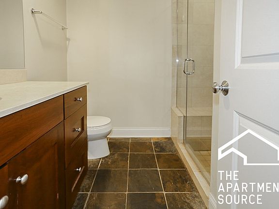 4th image of 3831 N Southport Ave #S2