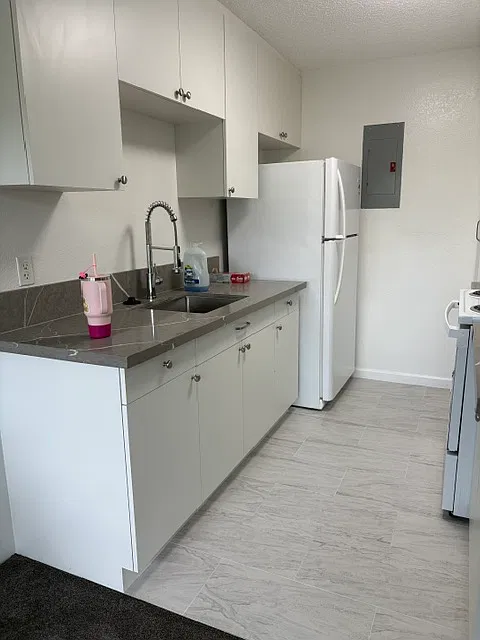2 bed, 716 sqft, $2,800 — Photo 3