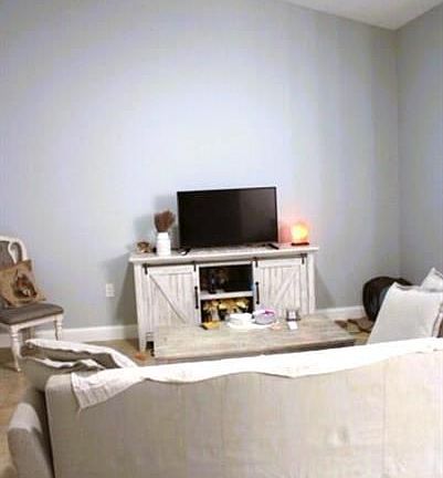 5th image of 20304 Glenmoor Dr